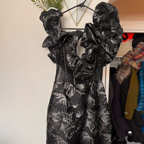 Glamorous Black Floral Christmas Mesh Sequins Off-Shoulder Dress - Picture 7 of 16